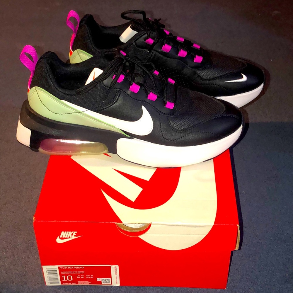 Womens Air Max Verona slightly worn Sneakers SZ 10